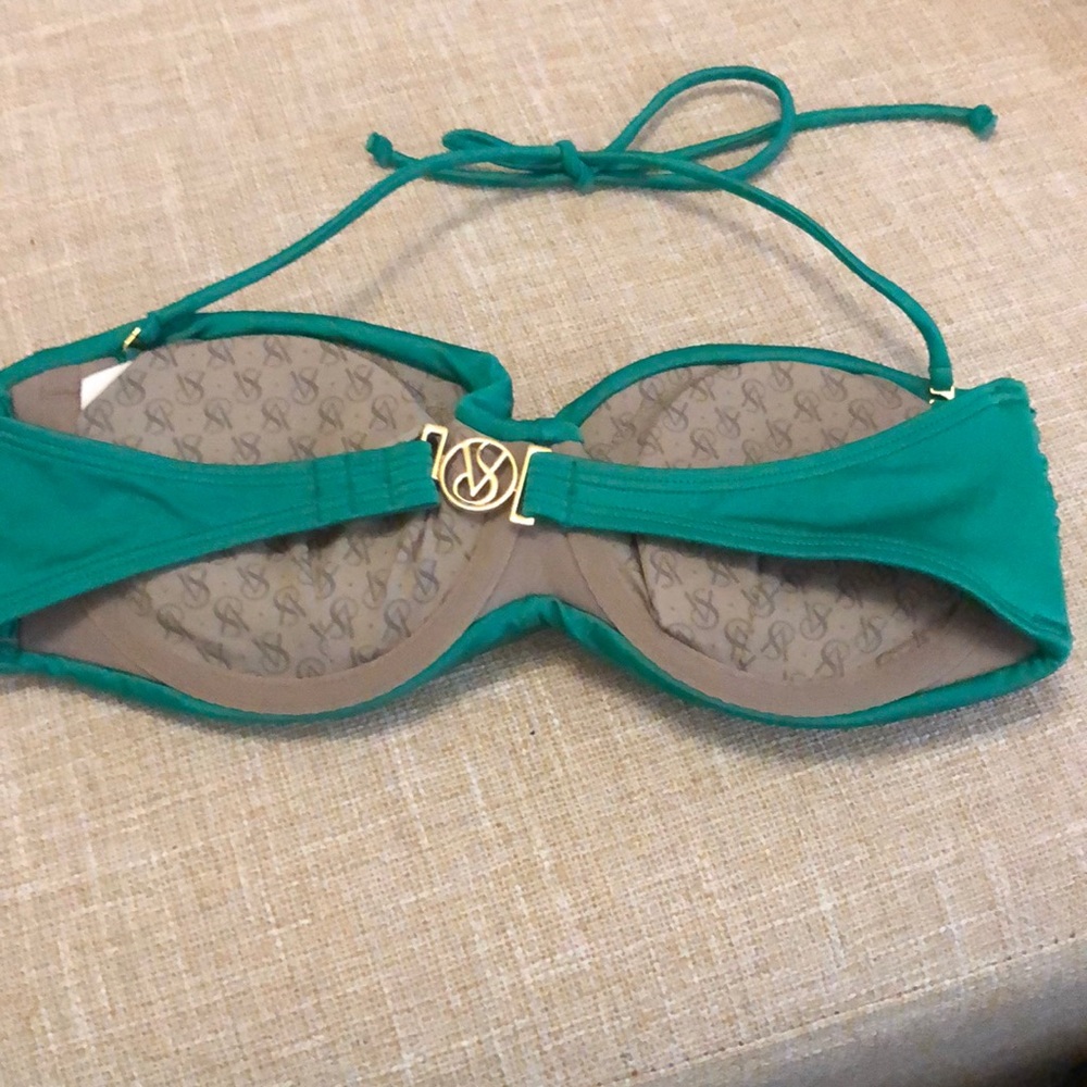 Victoria’s Secret bikini - Picture 3 of 5